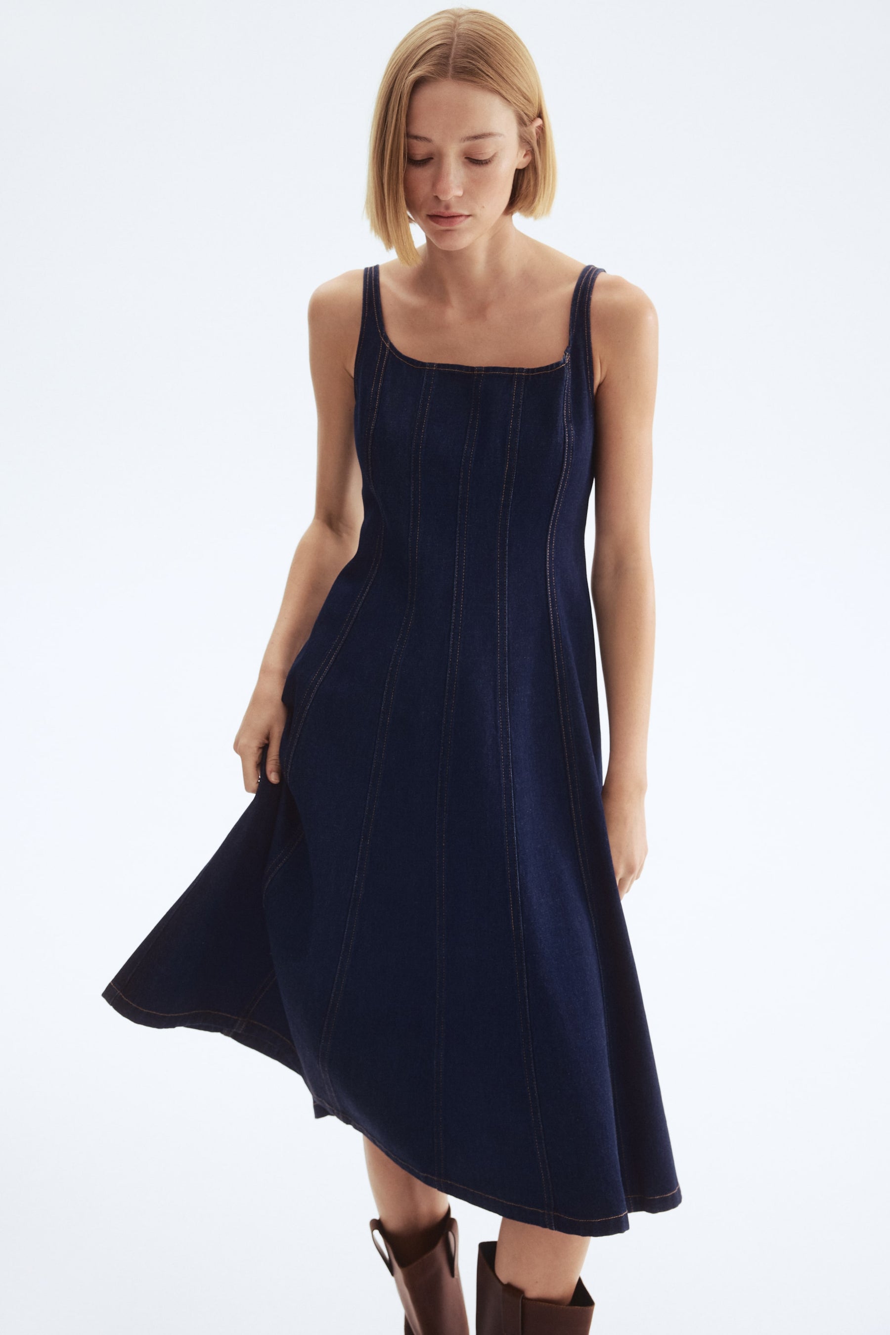 Vestido midi em ganga