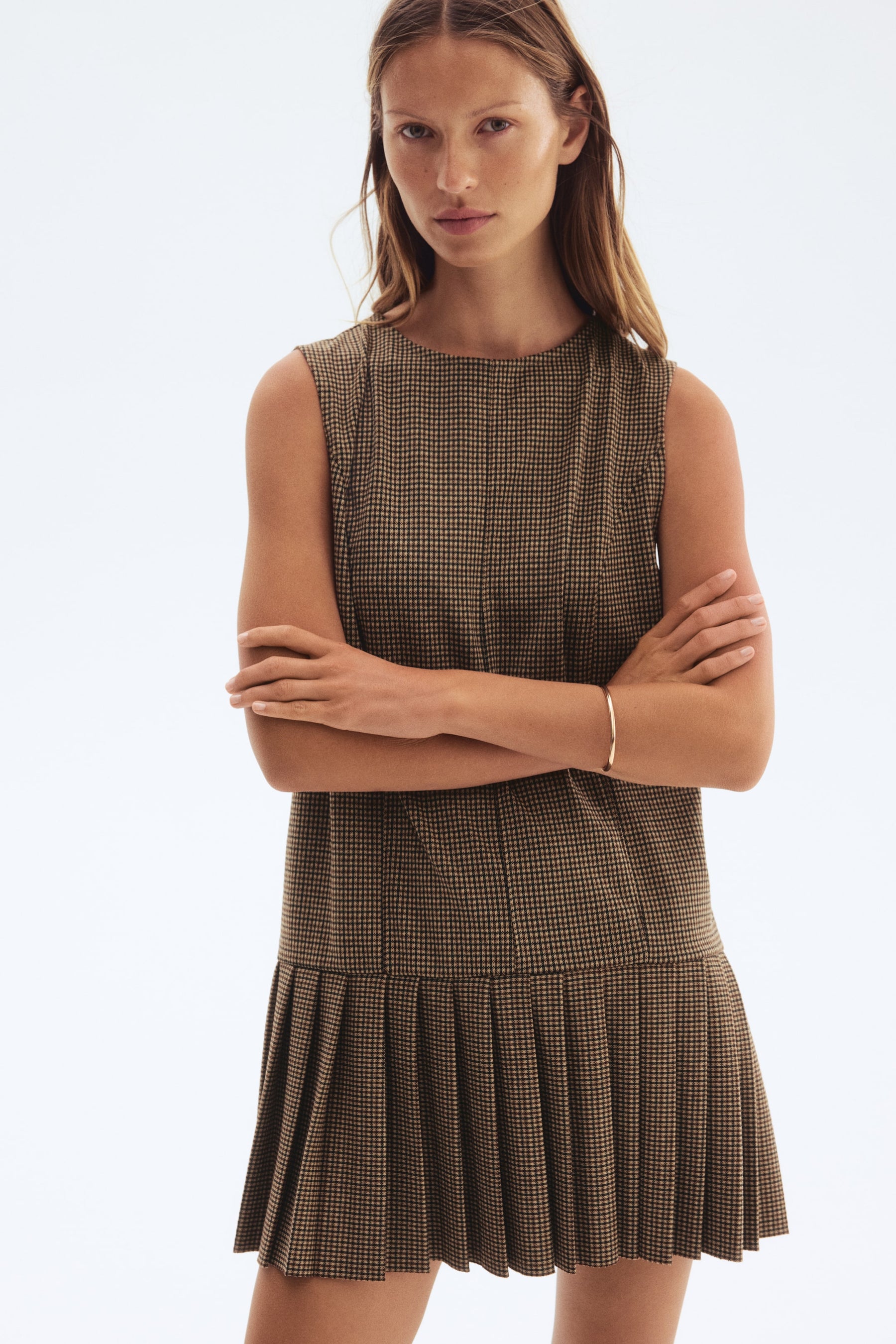 Minivestido com saia pregueada